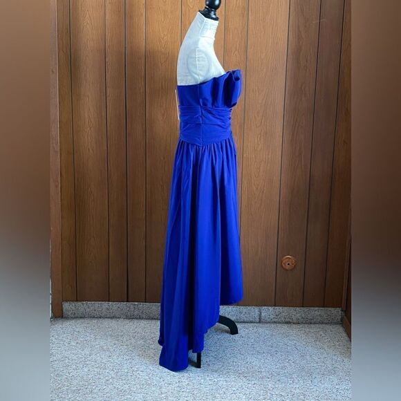 ML MONIQUE LHUILLIER Strapless asymmetric pleated taffeta gown size 4 - Picture 6 of 11